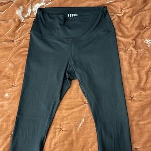 NoBull High Rise Crop leggings. Size medium. Worn once, great condition.